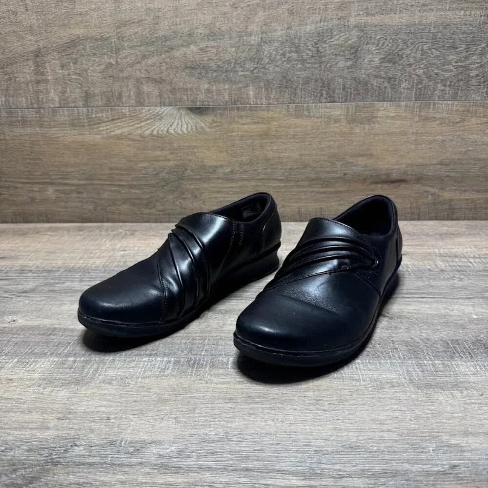 Clarks Black Leather Wedge Heel Loafers Women's Size 10